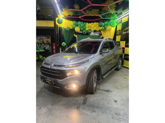 FIAT TORO 2.0 16V TURBO DIESEL RANCH 4WD AT9 FIAT TORO 2.0 16V TURBO DIESEL RANCH 4WD AT9